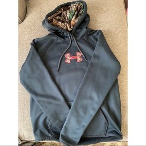 Under Armour sweatshirt